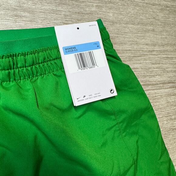 Oregon Ducks Nike Running Shorts Women's Green NWT M Athletic Gym Workout - Picture 3 of 7